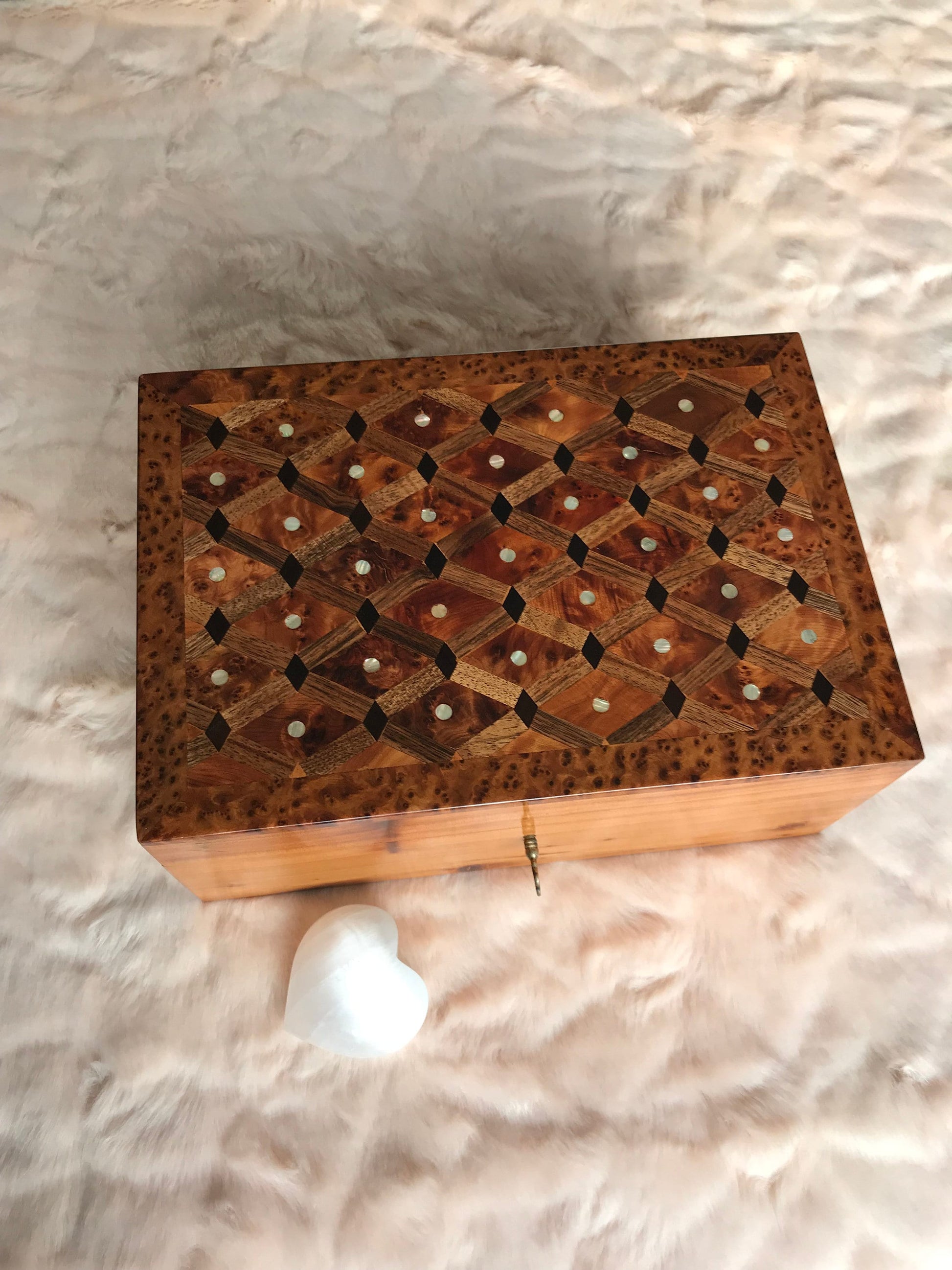 Moroccan Thuya wood jewellery Box inlaid with mother of pearl,walnut wood diamond,gift wooden box with key lock,Wedding Keepsake Memory box