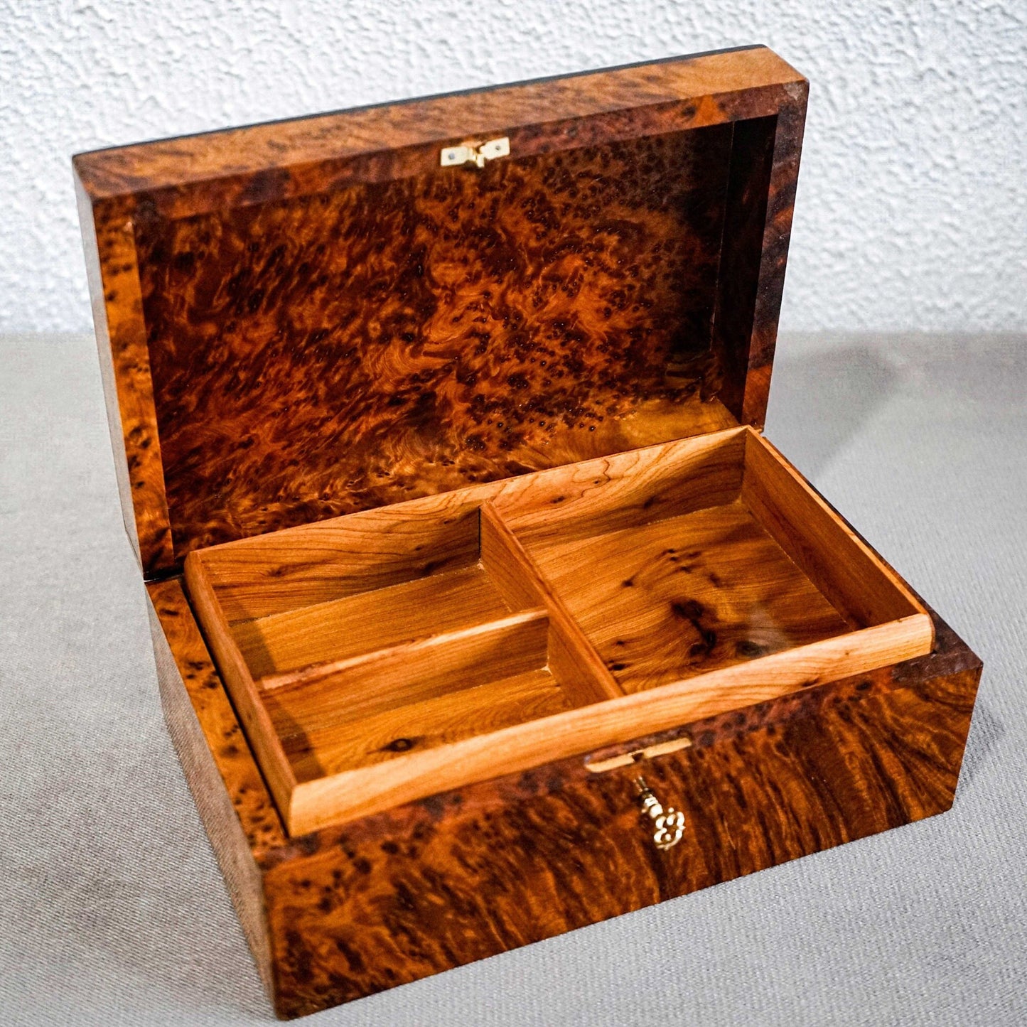 Anniversary gift wooden box with key,couple memory gifts,jewelry customizable box,Engraved name or photo on wood,jewellery storage bird eyes