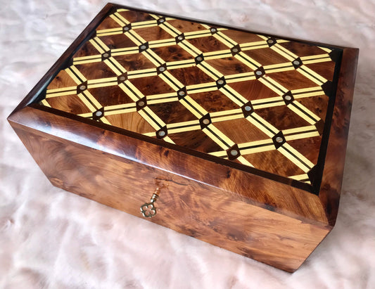 Moroccan lockable Thuya burl Jewelry wooden Box with key,inlaid with mother of pearl and lemon wood,Gift idea,wife,girl,mother anniversary