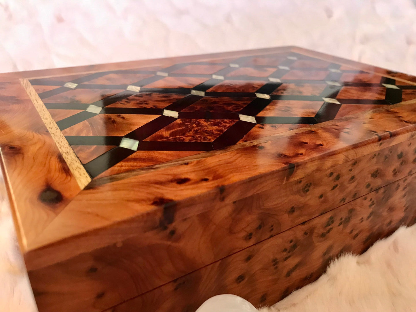 Moroccan luxury decorative wooden jewellery Box organizer without key,engraved,inlaid with Mother of Pearl,Birthday,wedding memory thuya box