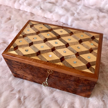 8"x5" lockable wooden jewellery Box,Luxury box holder with key,Keepsake Memory Couples gift,Birthday,wedding Jewelry memory,decorative box