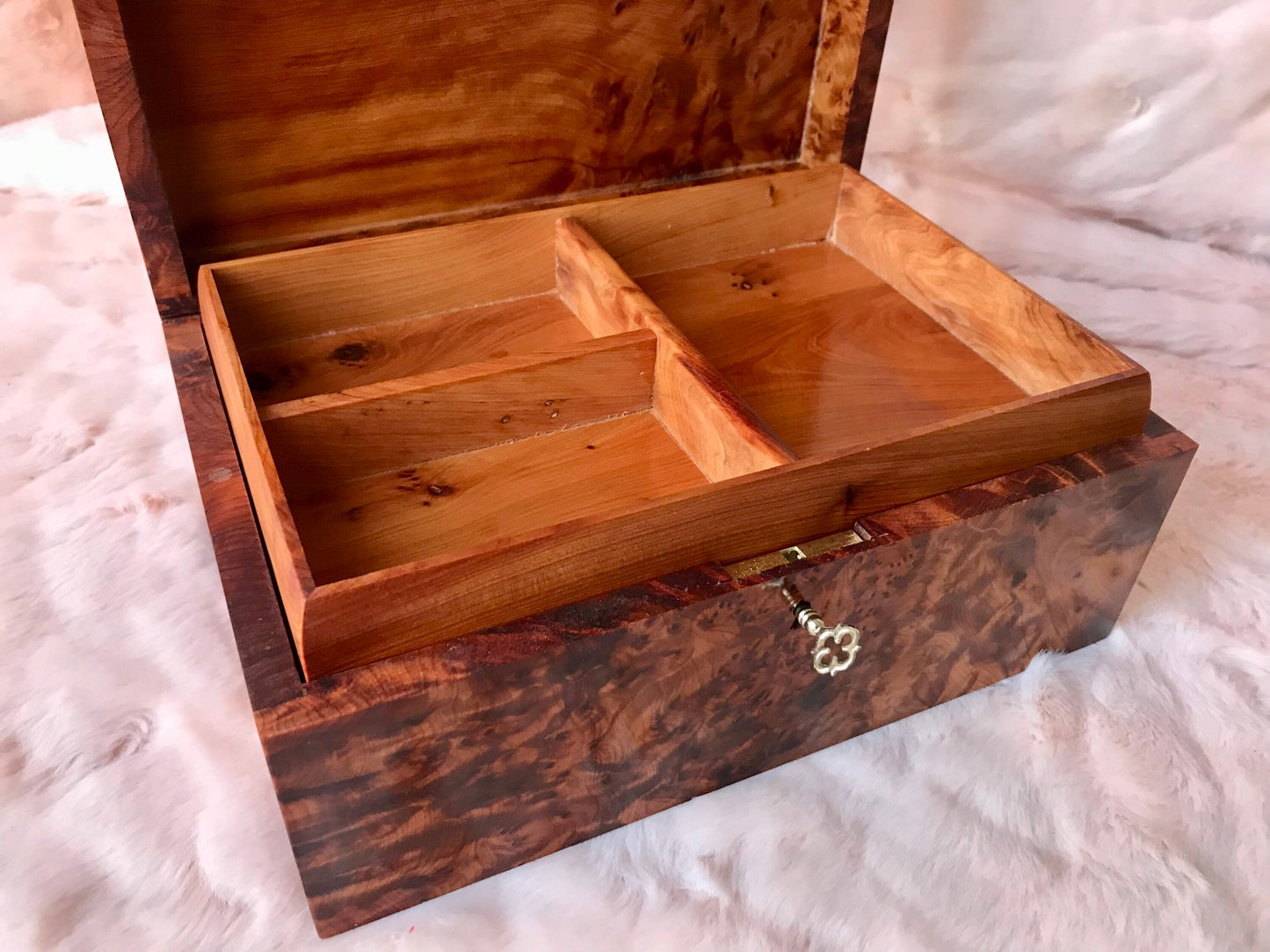 Moroccan lockable Thuya burl Jewelry wooden Box with key,inlaid with mother of pearl and black wood,Gift idea,wife,girl,mother anniversary