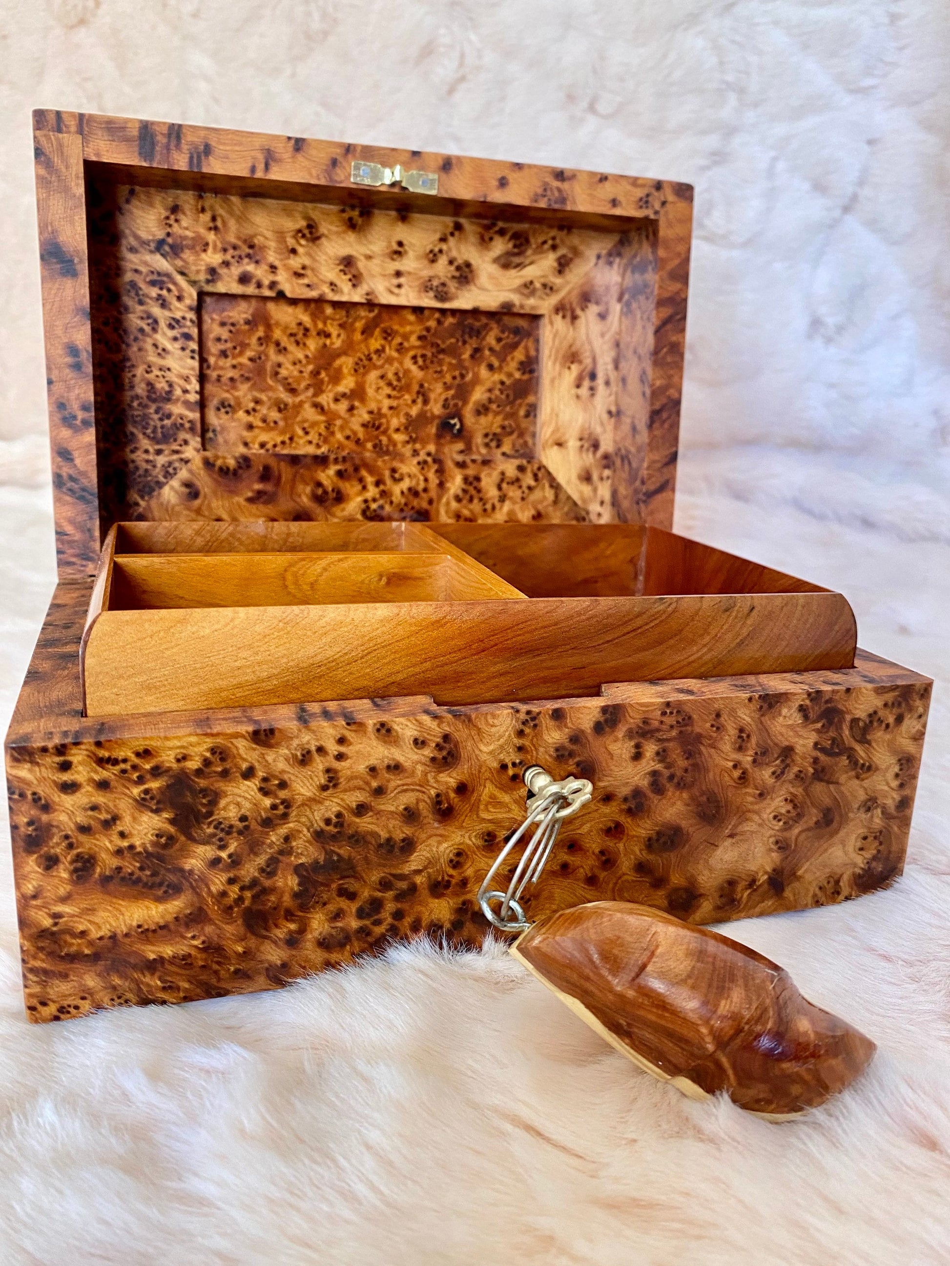 Moroccan lockable luxury burl wooden jewellery Box organizer with key,engraved,inlaid with Mother of Pearl,Birthday,wedding memory thuya box