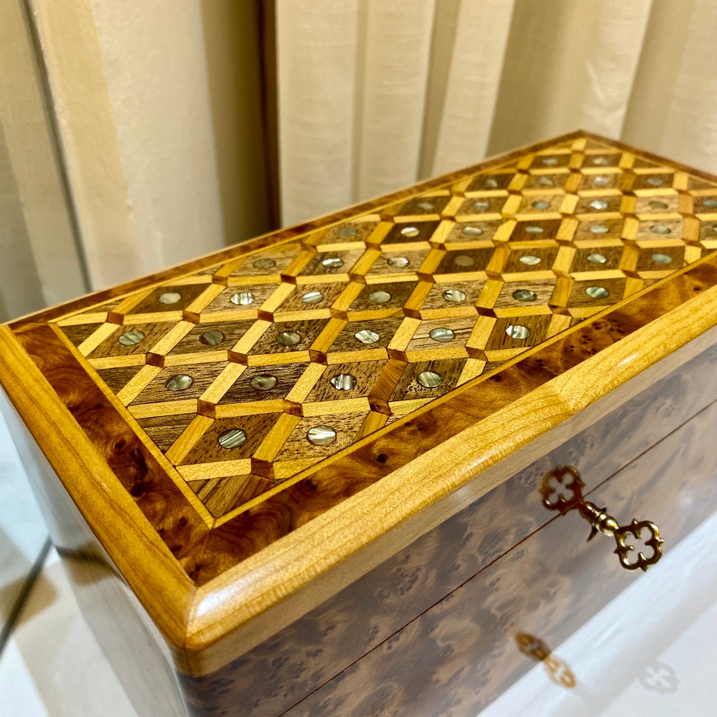 9"x4"x4" Jewellery Thuya wood Box with key,inlaid with mother of pearl,cedar wood,Gift idea, engraved Custom Moroccan wood Box with lock