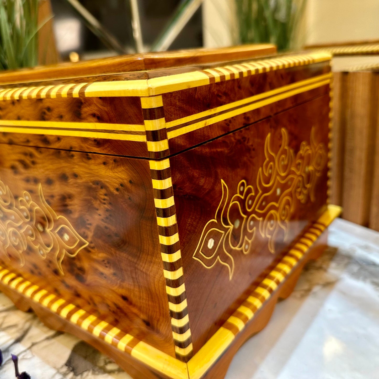 Vintage Wood Jewelry box with mirror inside,Moroccan Solid lockable Box,big Thuya Burl Keepsake Storage box with Mother of pearls inlay