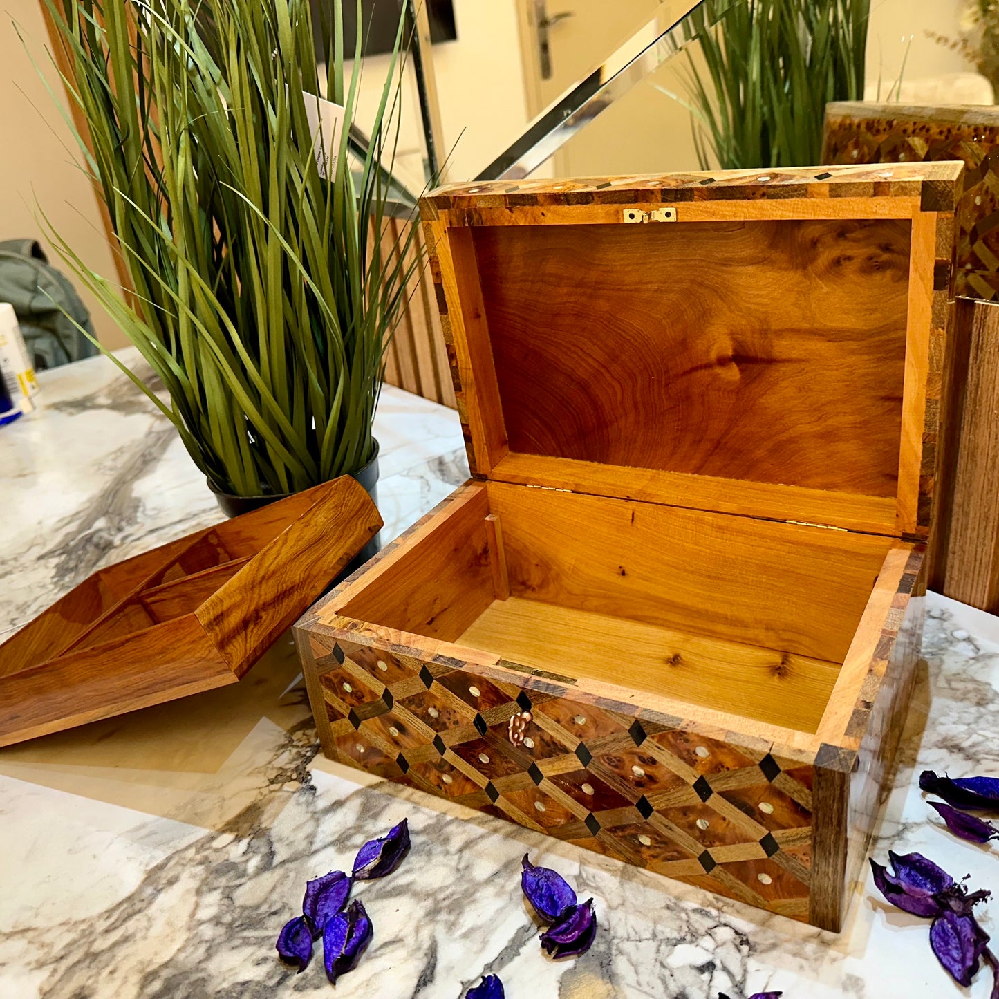 Handmade Lockable Wooden Stash Box,Solid Jewelry Box,Thuya Burl wooden Box Keepsake Storage Inlaid with Mother of pearls,engagement gift box