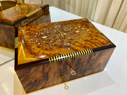 10"x6" Morrocan juniper jewellery Box wood engraved with mother of pearls,lemon and brass inlay,lockable wooden jewelry vintage Box with key