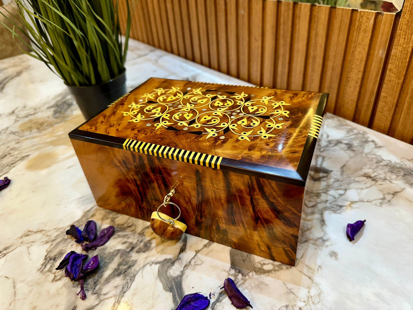 Lockable Jewelry wooden box with gold key,box engraved with mother of pearls,lemon wood,Moroccan thuya storage box,gift box,keepsake box