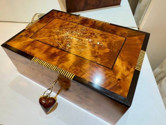 Jewellery Box Lockable Thuya Wood with Lock, Elegant Storage – Luxury Jewelry Wooden Box
