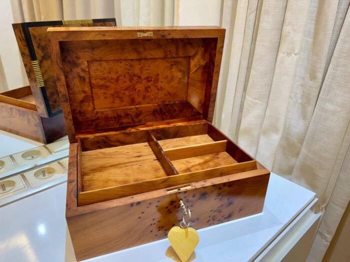 Jewellery Box Lockable Thuya Wood with Lock, Elegant Storage – Luxury Jewelry Wooden Box