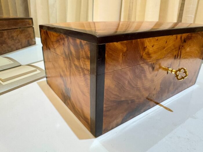Jewelry Holder Decor Thuya Wooden Box with Key, Perfect Gift Idea – Luxury Jewelry Wooden Box