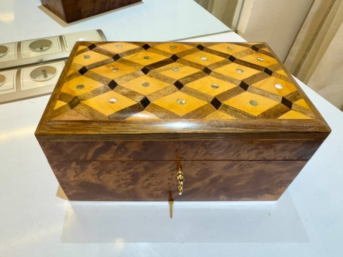 Gift Wooden Box Organizer With Key, Elegant Thuya Burl Keepsake Box – Luxury Jewelry Wooden Box