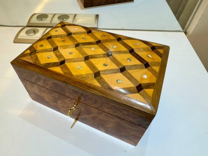 Gift Wooden Box Organizer With Key, Elegant Thuya Burl Keepsake Box – Luxury Jewelry Wooden Box
