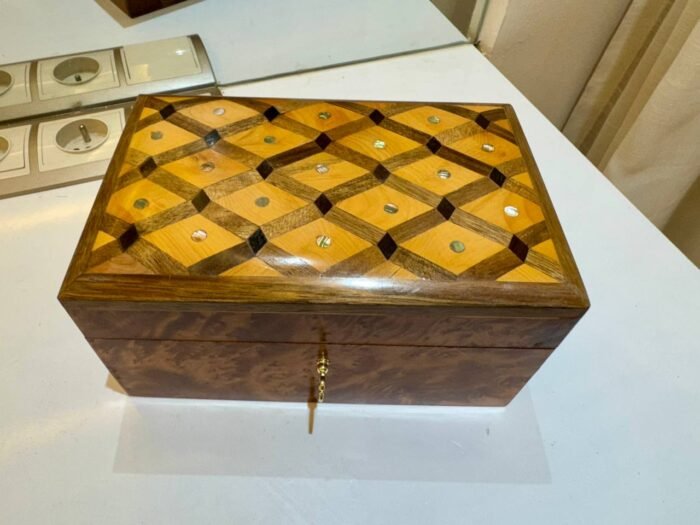 Gift Wooden Box Organizer With Key, Elegant Thuya Burl Keepsake Box – Luxury Jewelry Wooden Box