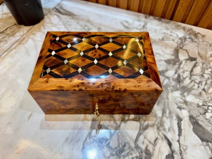 Jewellery Box lockable Thuya Wooden Burl Organizer with Key – Luxury Jewelry Wooden Box