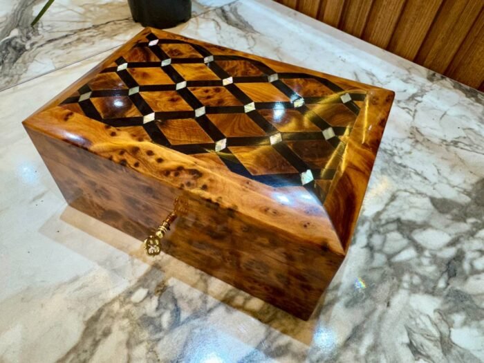 Jewellery Box lockable Thuya Wooden Burl Organizer with Key – Luxury Jewelry Wooden Box